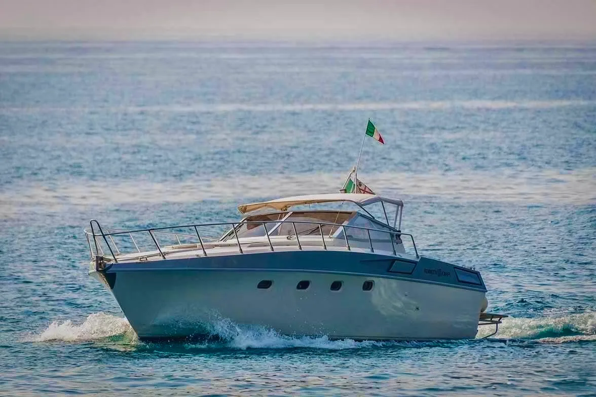 Ferretti 38